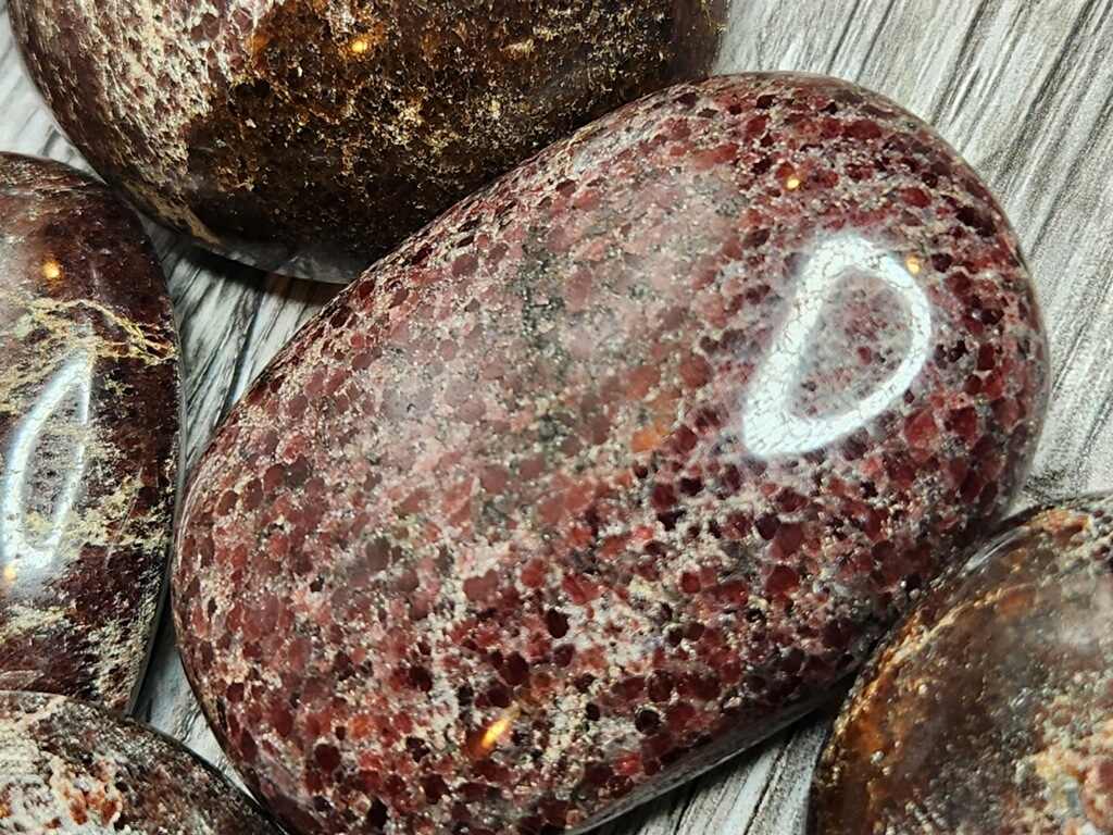 Pretty Pie Garnet Palm Stones