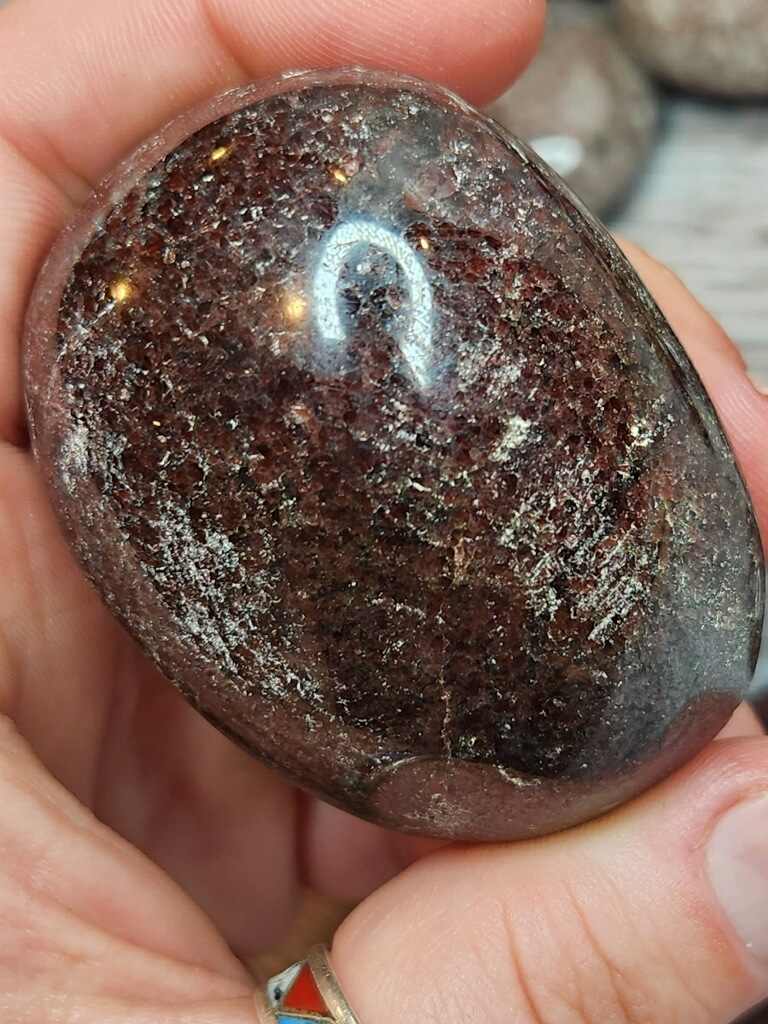 Pretty Pie Garnet Palm Stones