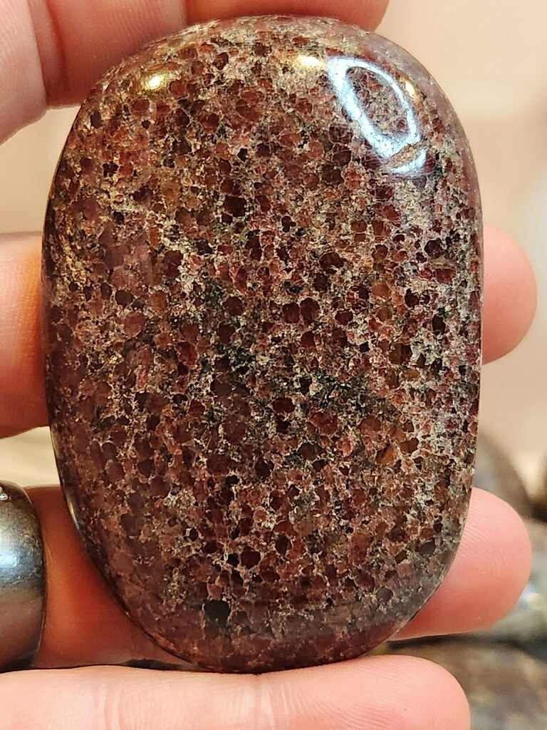 Pretty Pie Garnet Palm Stones