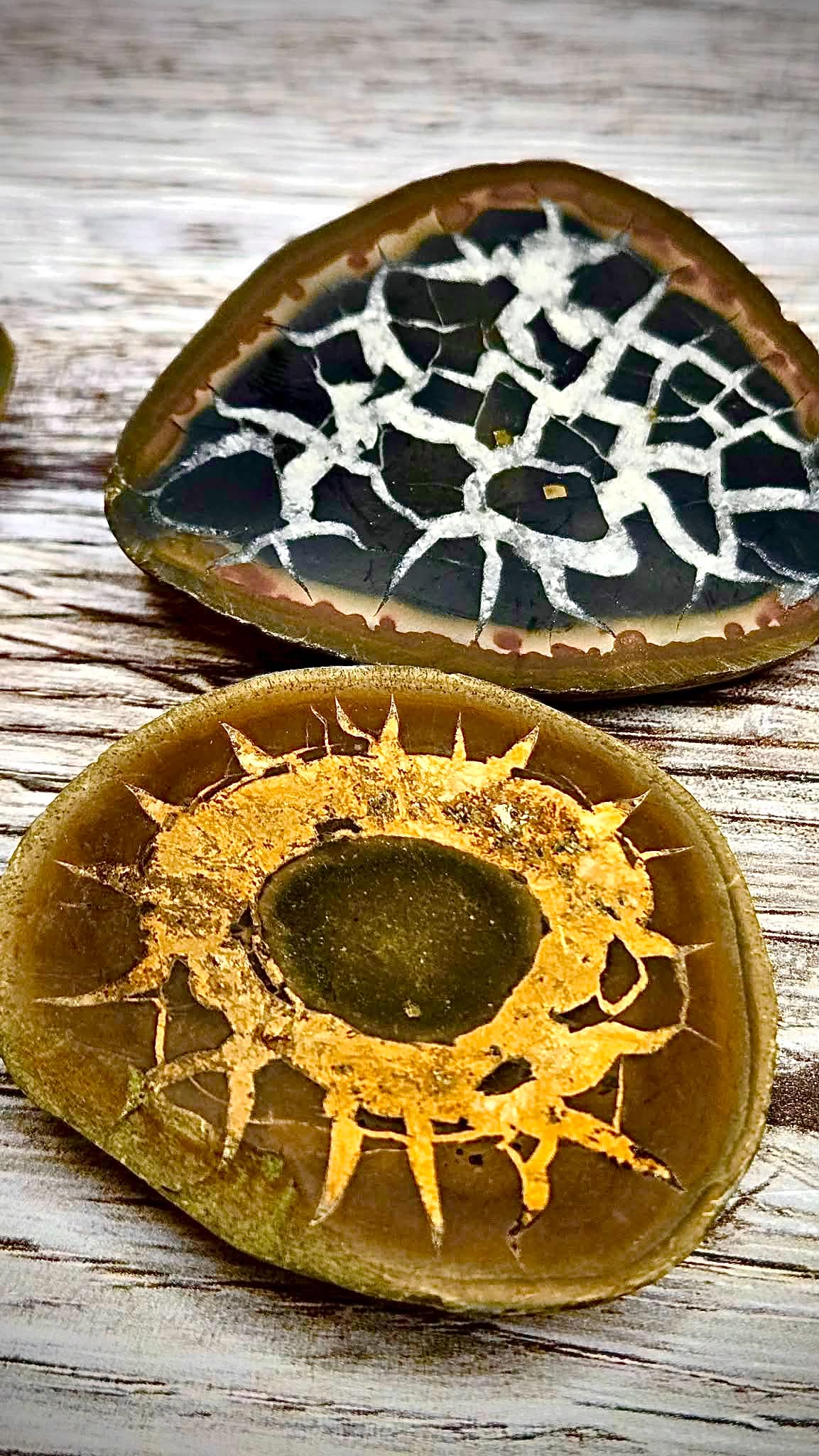 🤑Anchored Wealth Moire Stones