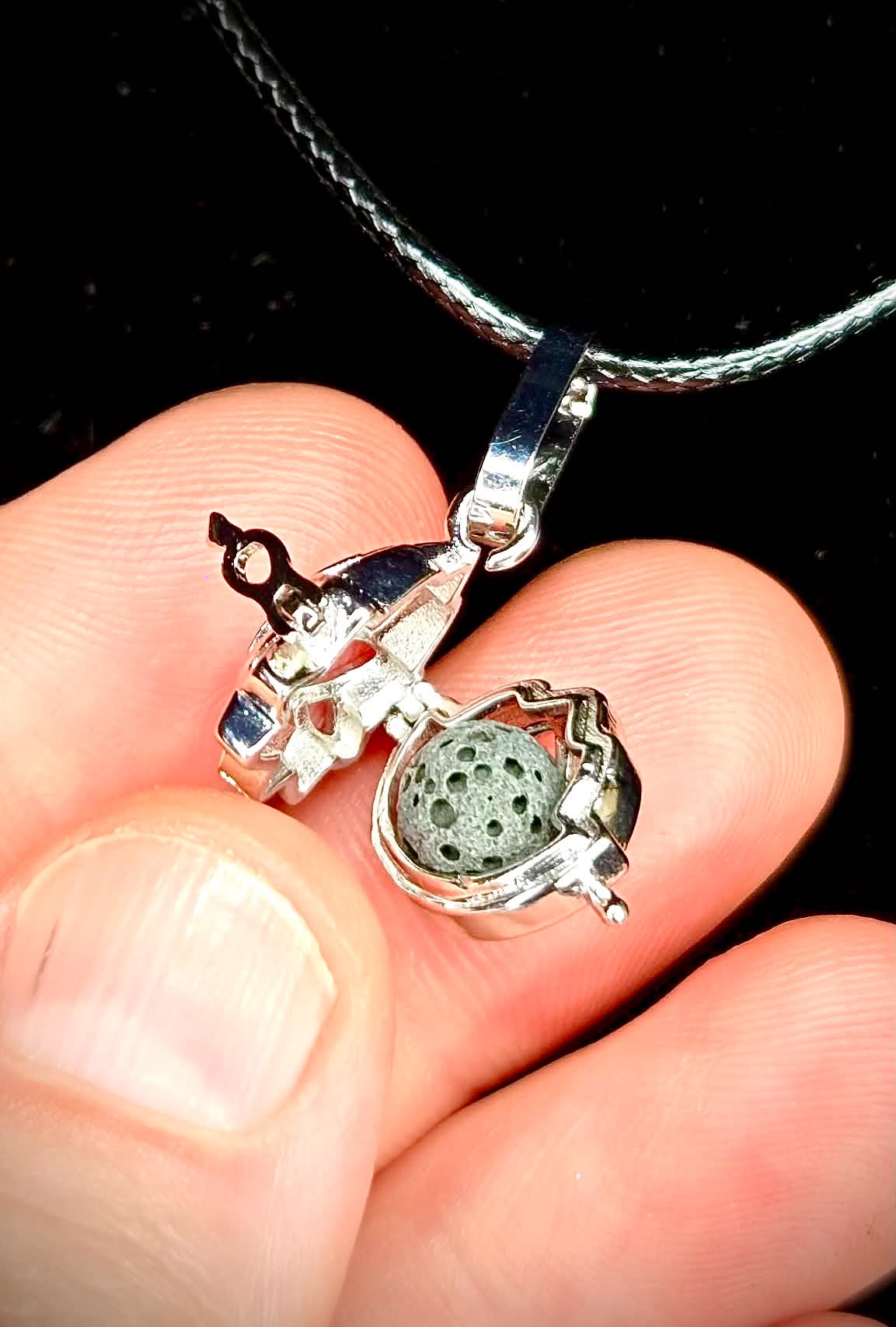 🌋Lava Bead Lockets