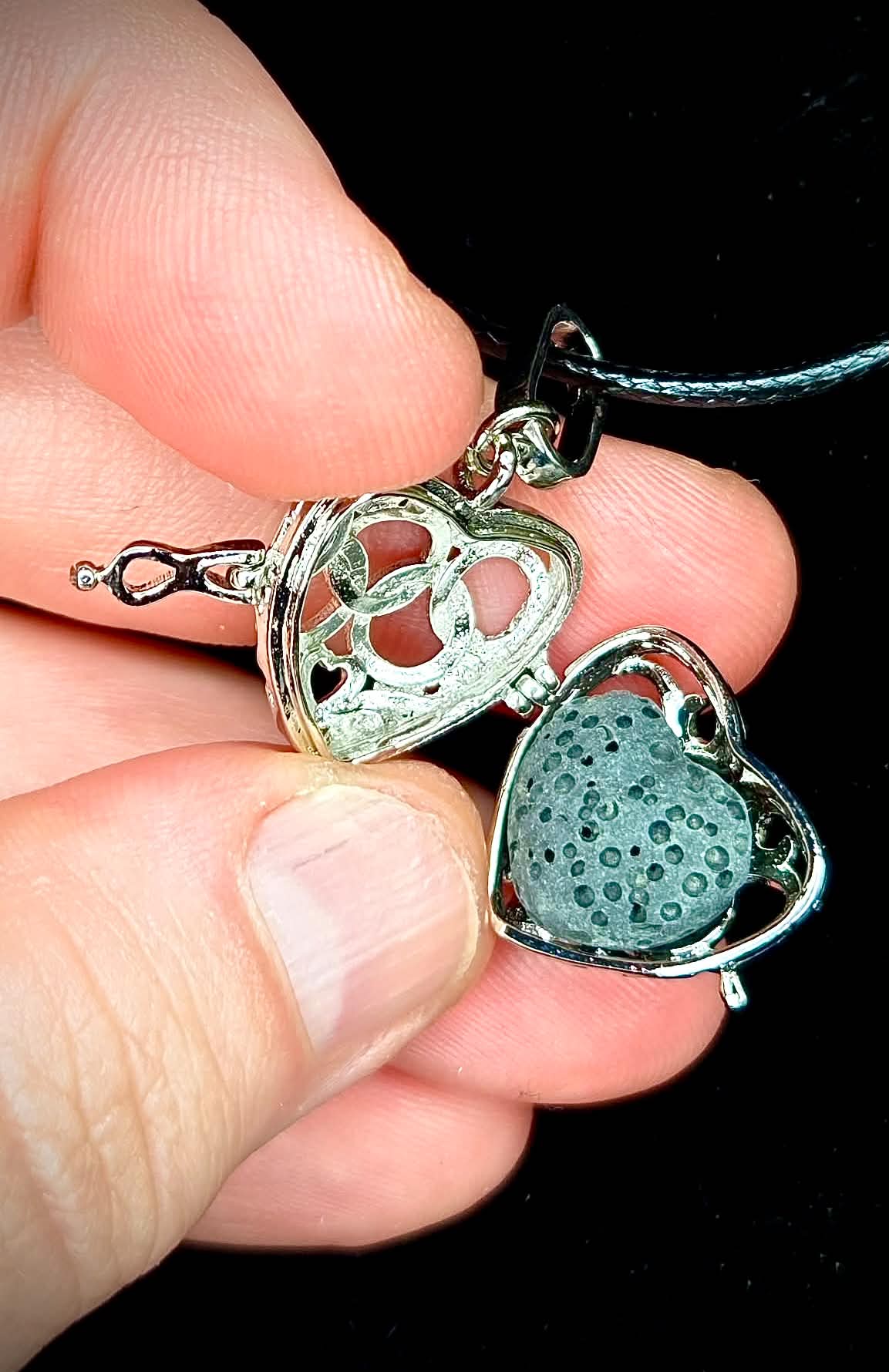 🌋Lava Bead Lockets